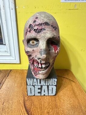 AMC the Walking Dead Zombie Head Collector's Edition